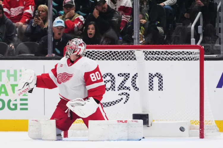 Kraken recover to beat Red Wings 4-3 in shootout after blowing 3-goal lead in 3rd period